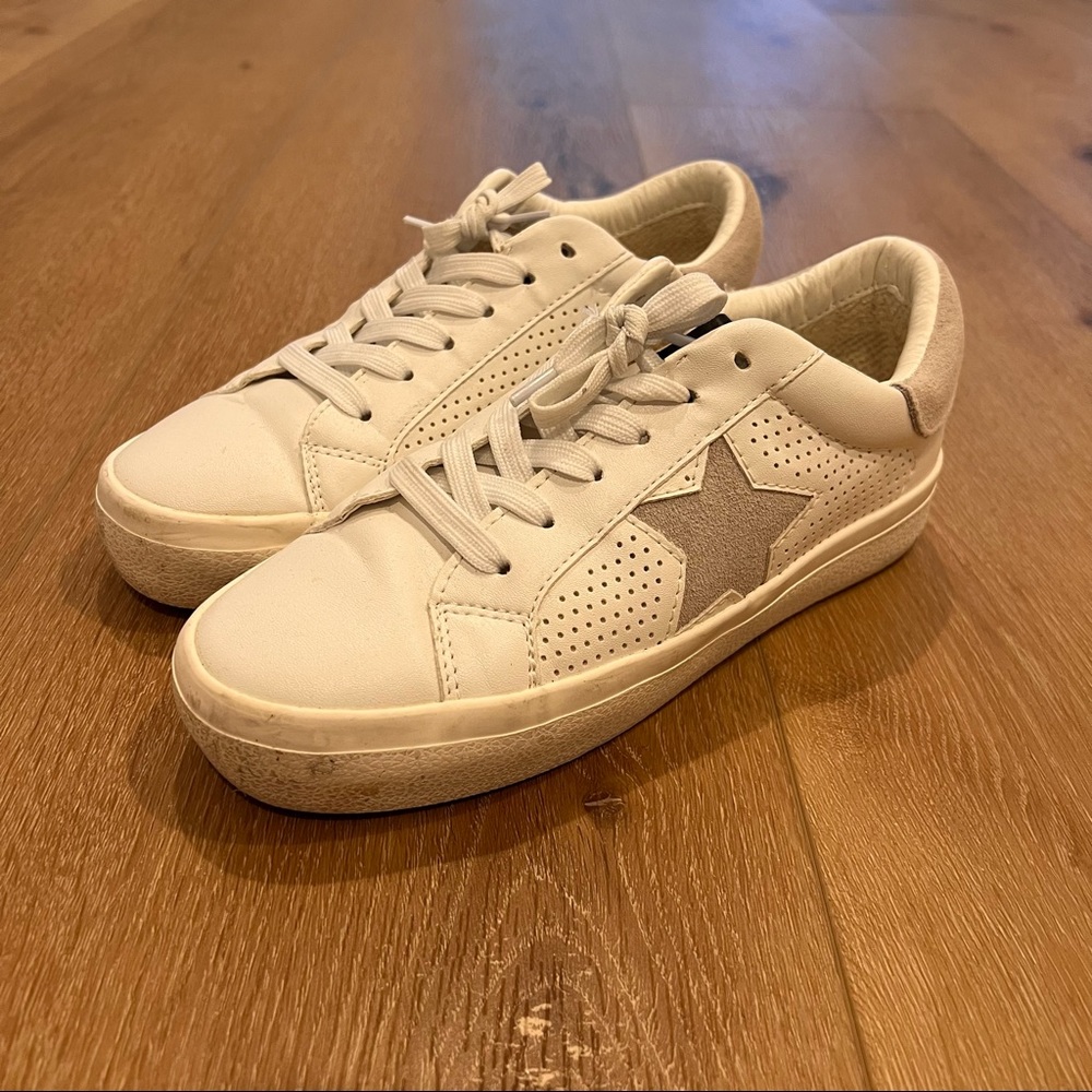 Steve Madden Sneakers